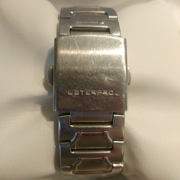 Silver Guess watch - Picture 3 of 5
